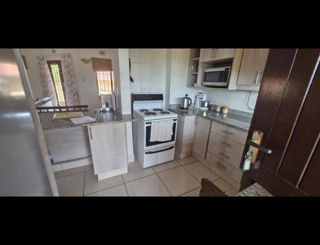 3 BEDROOM TOWNHOUSE FOR SALE IN GLENMORE BEACH